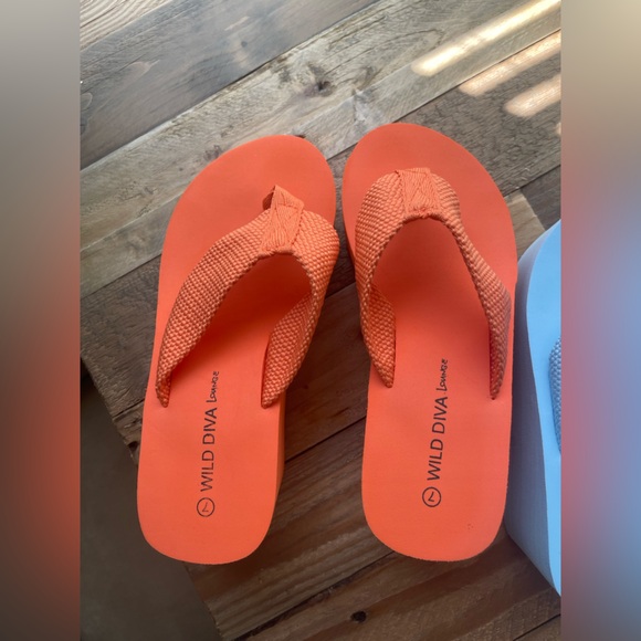 Set of 2 Pairs- Platform Flip Flops - Picture 6 of 8